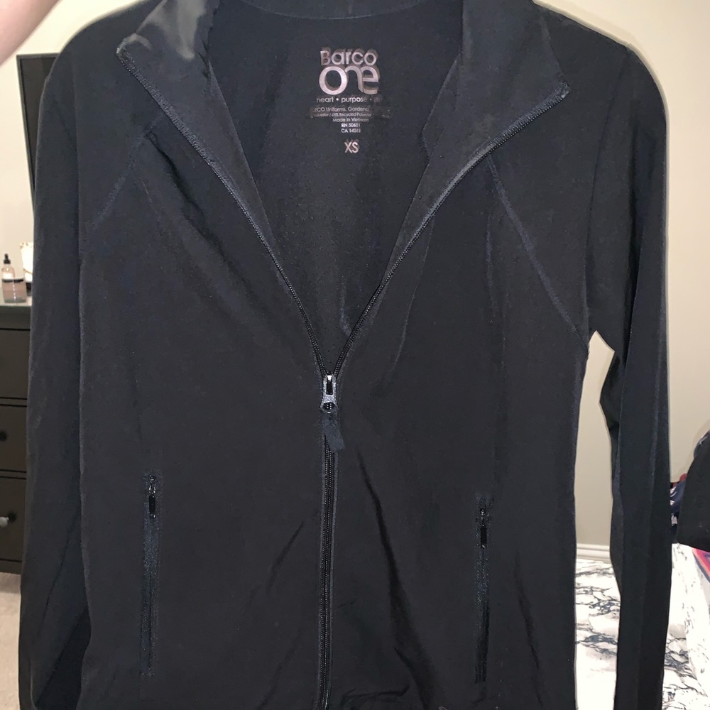 Barco one black scrub jacket